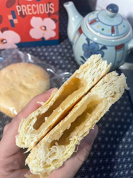 食記 ཾ裕品馨༺必吃爆漿流沙酥、帝王酥，雲朵小酥餅中秋禮盒宅