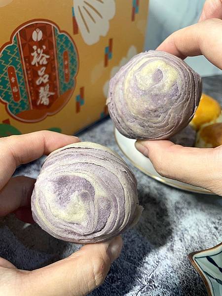 食記 ཾ裕品馨༺必吃爆漿流沙酥、帝王酥，雲朵小酥餅中秋禮盒宅
