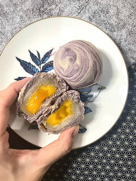 食記 ཾ裕品馨༺必吃爆漿流沙酥、帝王酥，雲朵小酥餅中秋禮盒宅