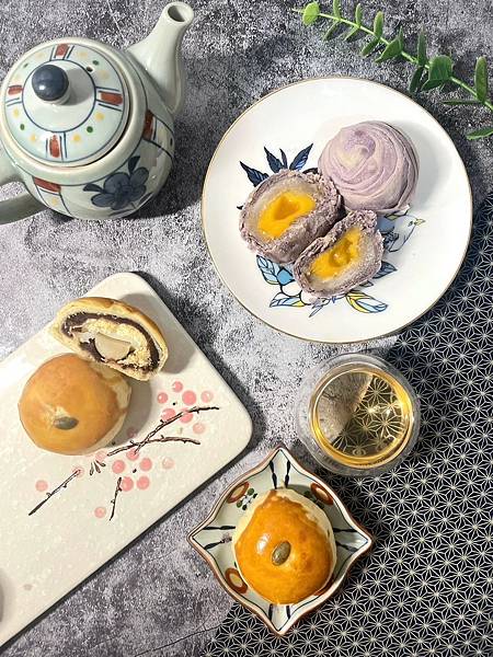 食記 ཾ裕品馨༺必吃爆漿流沙酥、帝王酥，雲朵小酥餅中秋禮盒宅