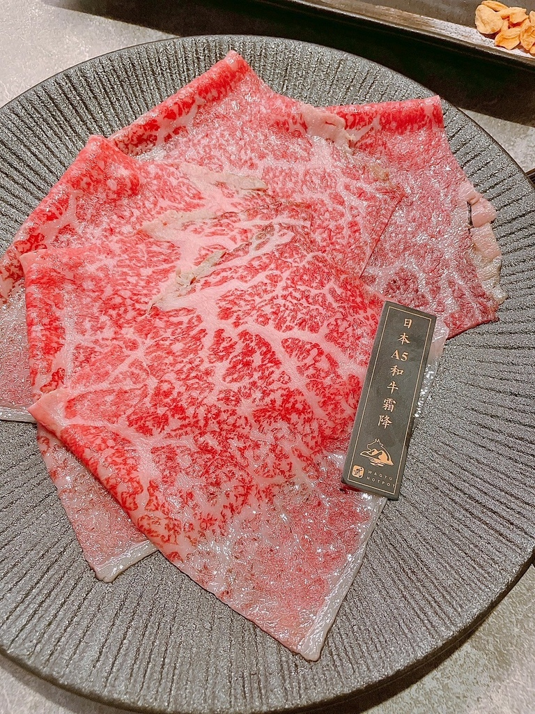食記涮武鶴和牛鍋物-春日旗艦店桃園新開幕和牛、帝王蟹吃到