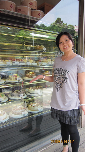 7附設的麵包店,裡面的蛋糕跟麵包超讚的.jpg