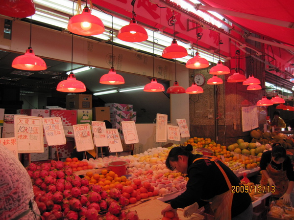 12飯店附近的早市.jpg