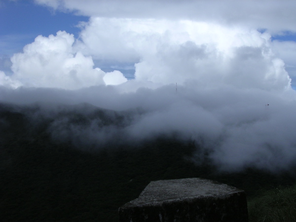 很濃的雲