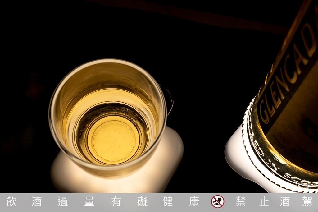 充滿甜橙香氣的46%卡登10年單一麥威士忌 Glencada