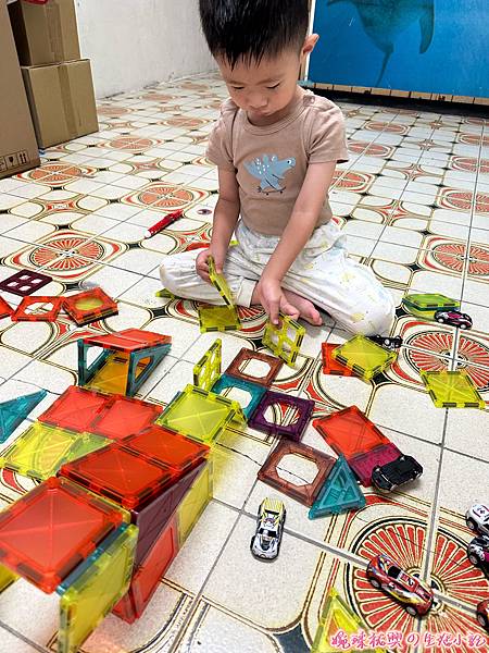 開箱)停車場磁力片