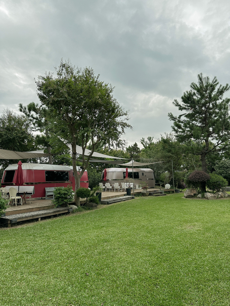 ｜寨酌然 野奢露營莊園｜一泊二食私廚餐食，藝術與森林結合的度