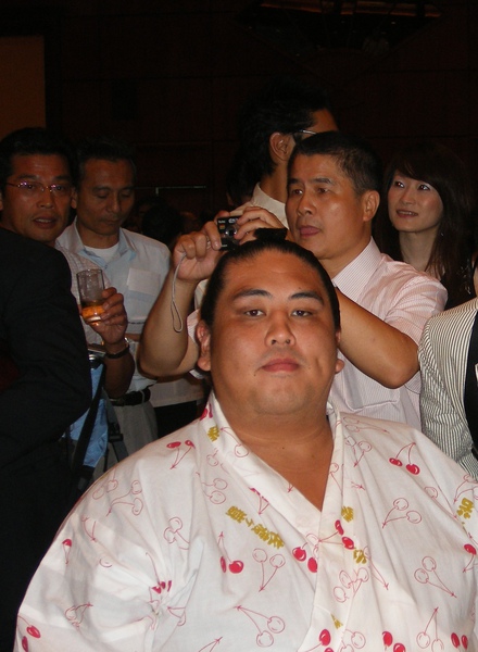 超屌的啦~ (但朝青龙竟然藉故缺席了.