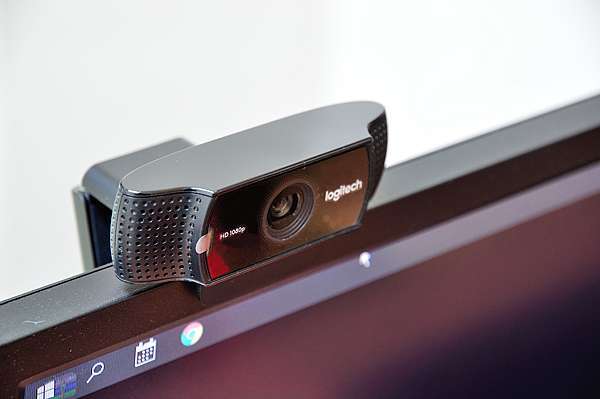 Logitech C922 Pro Stream Webcam 言不及義開箱文 閒雜人的碎碎唸 痞客邦