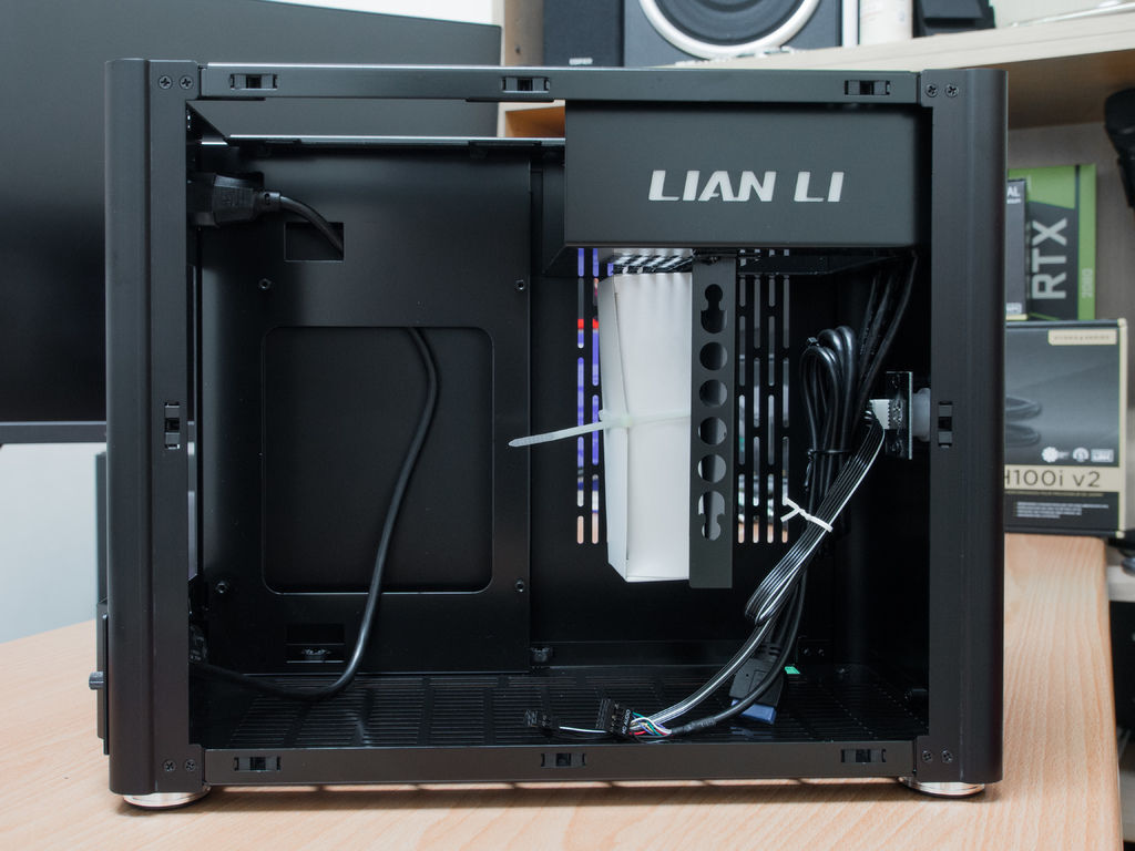 Lian Li Pc Q38 Itx I7 9700kf Rog 80 機殼組裝 言不及義開箱文 閒雜人的碎碎唸 痞客邦 Lian Li Pc Q38 Itx I7 9700kf Rog 80 機殼組裝 言不及義開箱文 閒雜人的碎碎唸 痞客邦