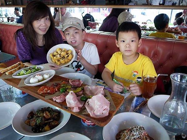 奧利佛餐廳.JPG 奧利佛餐廳.JPG