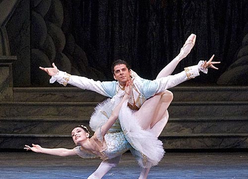 (photo of Marcelo Gomes and Veronika Part, by Gene Schiavone, taken from ballet.co.uk).jpg
