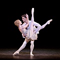 Sarah Lamb and Rupert Pennefather in Manon.jpg