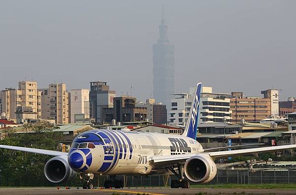 ANA JA873A 星戰機