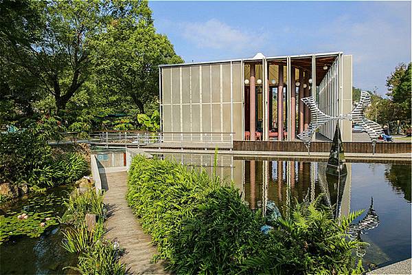 紙教堂_meitu_3.jpg 紙教堂_meitu_3.jpg