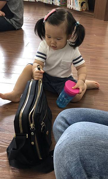 6B574AA4-4DE9-47C3-9D73-981B37297E87