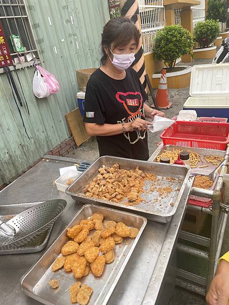 灣裡薯條脆肉店