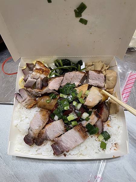 【台南新市便當美食】在地人愛吃的美味便當，用餐要提早不然排隊