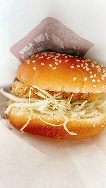 【台南早餐分享】千香漢堡｜卡拉雞腿堡 & 鮮蝦漢堡實測心得