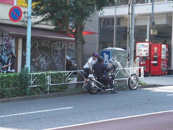 原宿站外很酷的摩托車