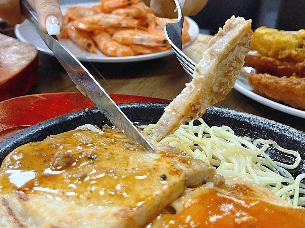 [ 桃園食記 ] 饗厚牛排-桃園店 399元自助吧吃到飽