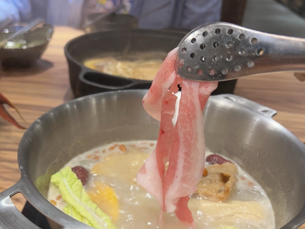 [ 桃園食記 ] 十二段鍋物堂中壢店自助吧新鮮蔬食最低29