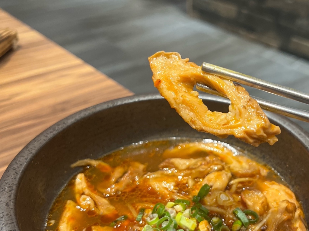 [ 桃園食記 ] 十二段鍋物堂中壢店自助吧新鮮蔬食最低29