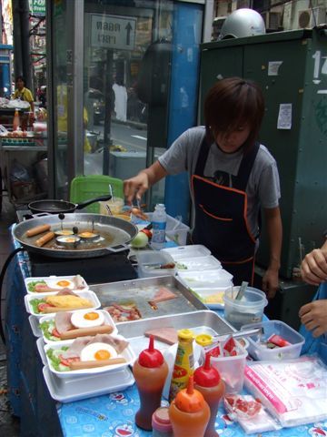 這一攤賣的是西式早餐