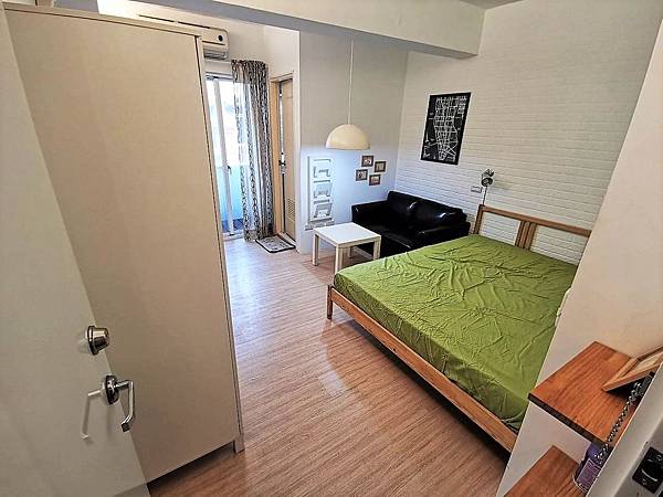 中壢租屋~近遠東SOGO、中壢夜市，獨立陽台洗衣機，可開伙