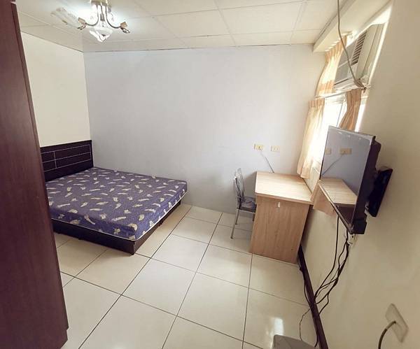 中原租屋~中原夜市商圈、環中東路，有電梯，獨立陽台採光好~