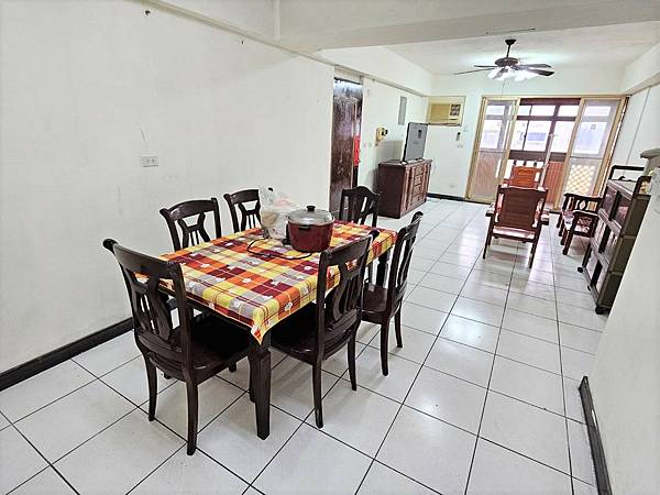 內壢租屋~ 中壢工業區、忠孝路商圈,通風採光好,4房含管理費 內壢租屋~ 中壢工業區、忠孝路商圈,通風採光好,4房含管理費